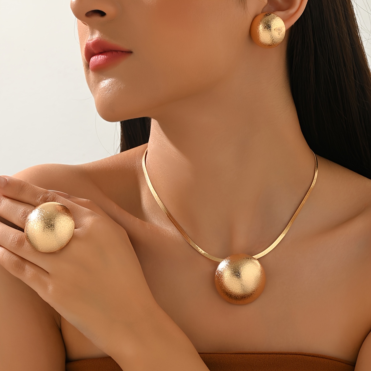 TEMU Parure de bijoux 3 pièces pour femme, collier, boucles d'oreilles clous et bague pour automne/hiver, style métallique avec pendentif boule large