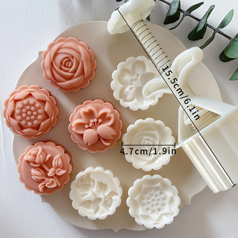 Image of 50g Flower Bean Paste Cake Mould Tulip Lotus Mid-autumn Festival Cake Mould Mantou Hand Pressing Tool