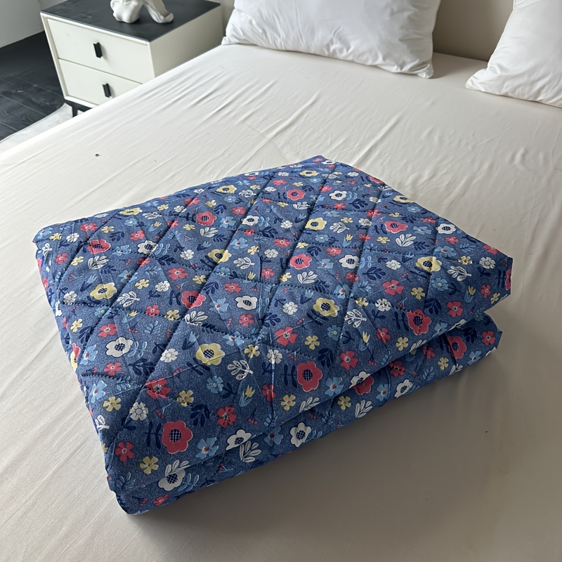 TEMU 1pc Summer Cooling Quilt, Pastoral Style Small Floral Print Lightweight Air Conditioning Quilt, Multi-functional Thin Blanket