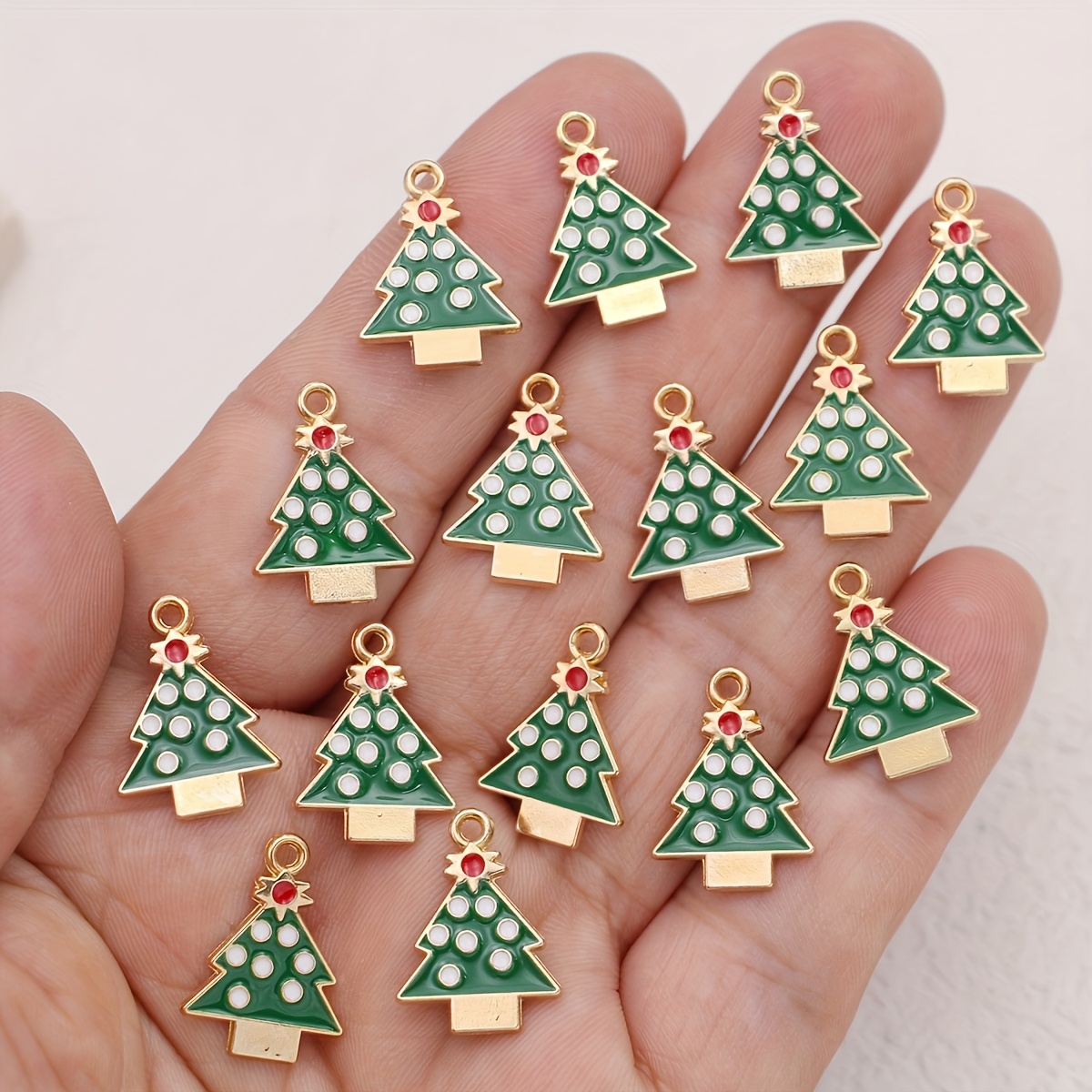 TEMU Lot de 15 pendentifs sapin de Noël en alliage vert à effet goutte d'huile, pour décoration de collier, bracelet et porte-clés à faire soi-même,