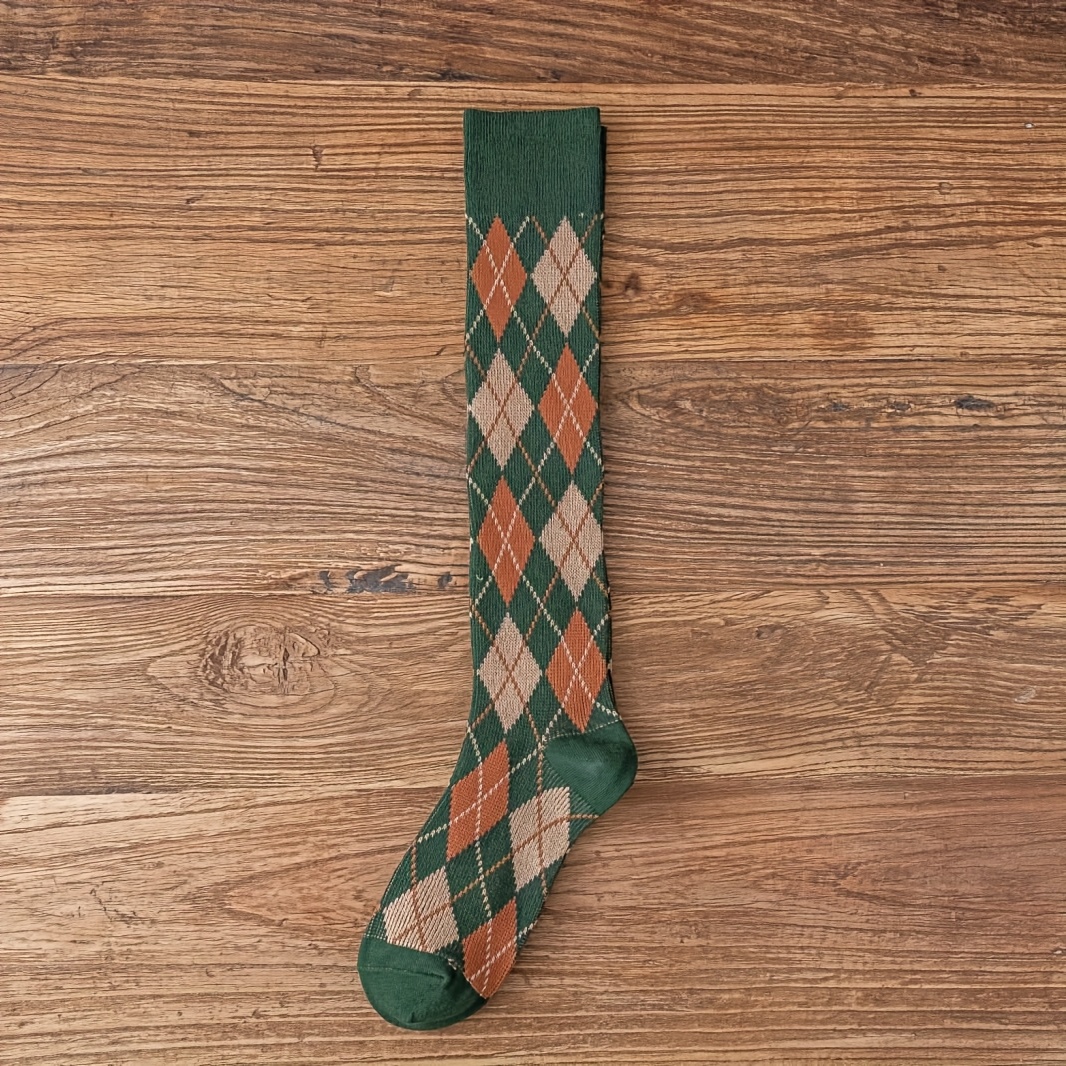 1pairs , Autumn, And Winter Calf Socks For Women, Mid-tube Socks With A Stylish Retro Design, Versatile Striped Diamond Pattern, Japanese College Style Knee-high Socks