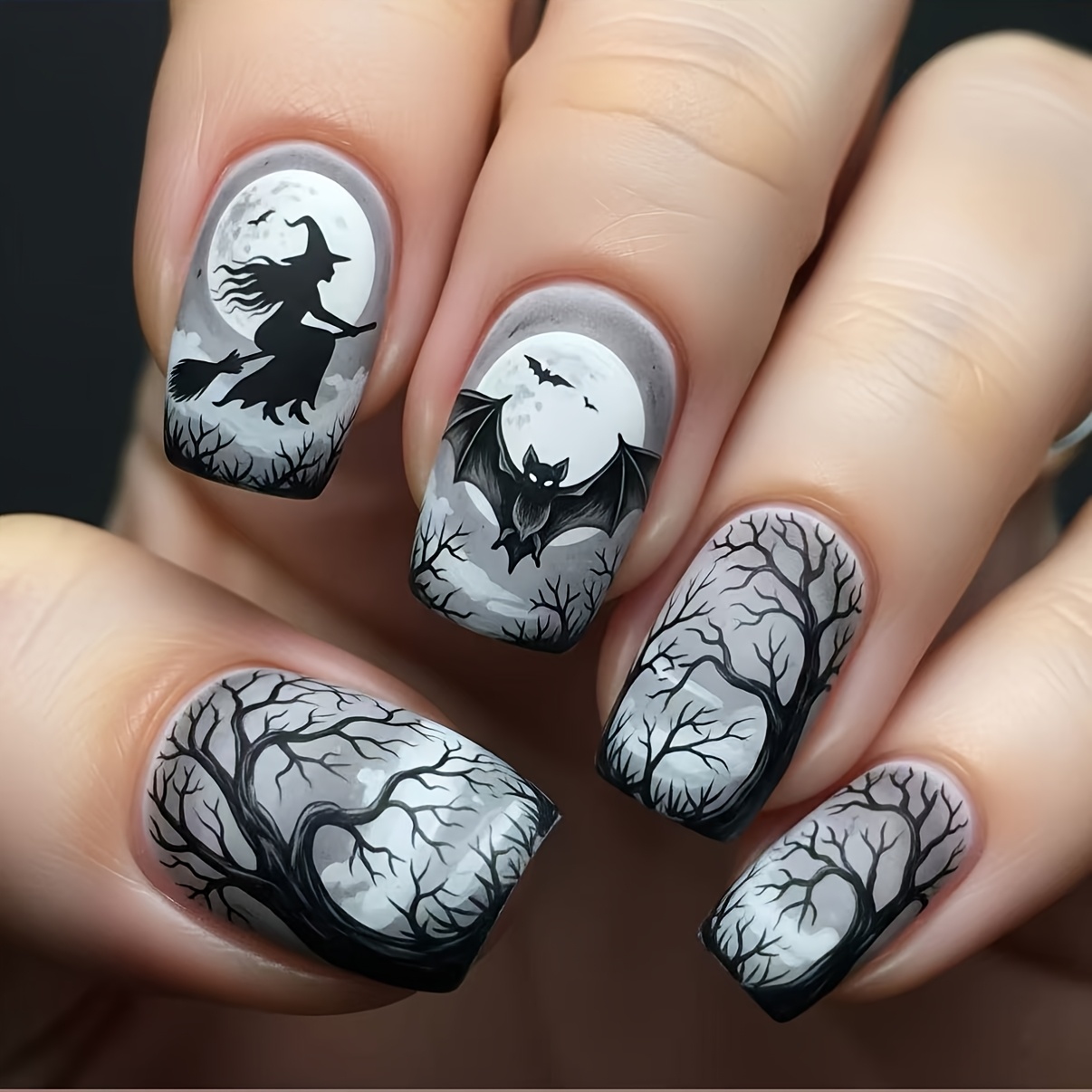 TEMU Lot de 24 faux ongles carrés moyens à pression, style gothique vintage pour Halloween, avec de balai de sorcière, chauves-souris, lune et arbre