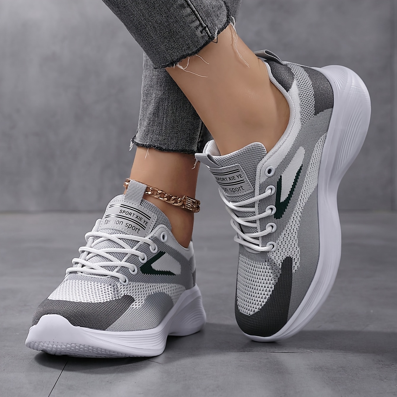 Women's Lightweight Minimalist Low-Top Knit Sneakers