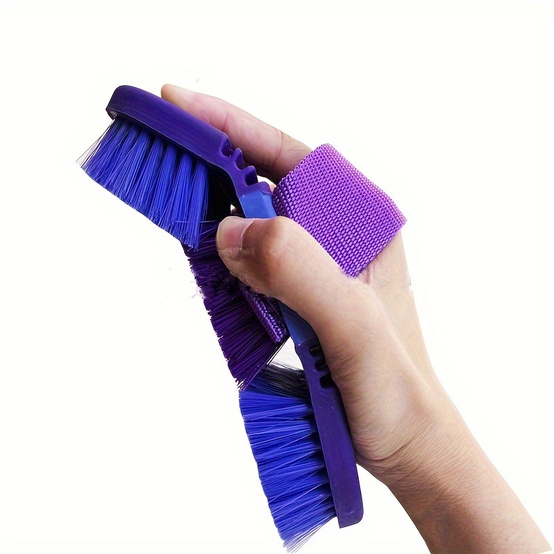 1pc Random Color Versatile Soft Bristle Horse Brush - Bendable, Multi-Angle Grooming Tool for Horses, Cows - Ideal for Bathing and Cleaning