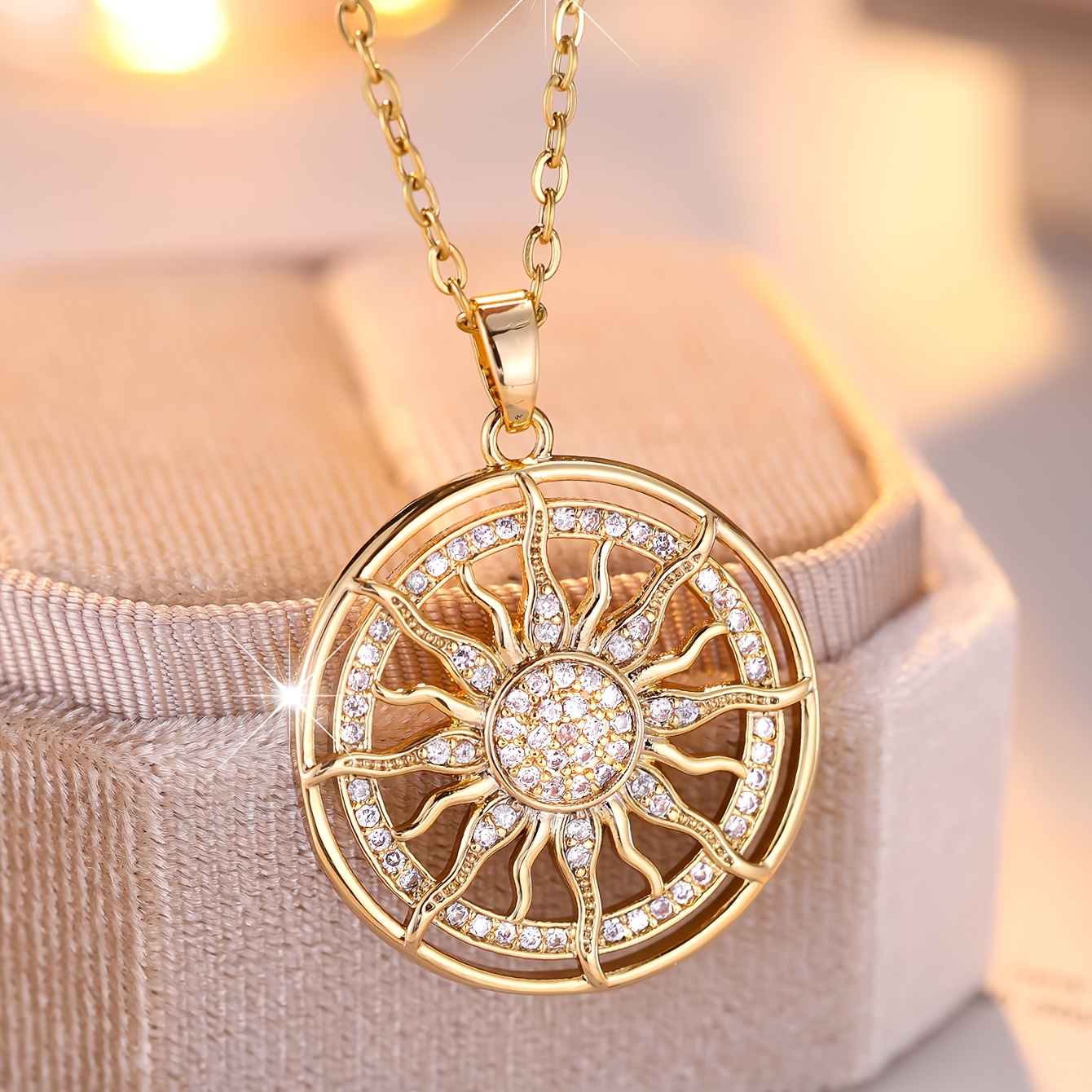 TEMU A Sunflower Necklace Inlaid With Round White Synthetic Synthetic Zirconia, , Simple, Elegant, Fashionable, Luxurious, , Exquisite, And Versatile