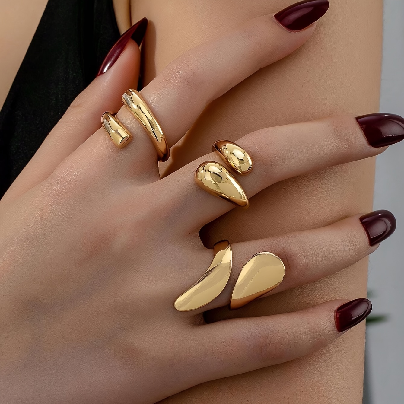 

Elegant 3-piece Gold-tone Geometric Drop Ring Set - Wear And