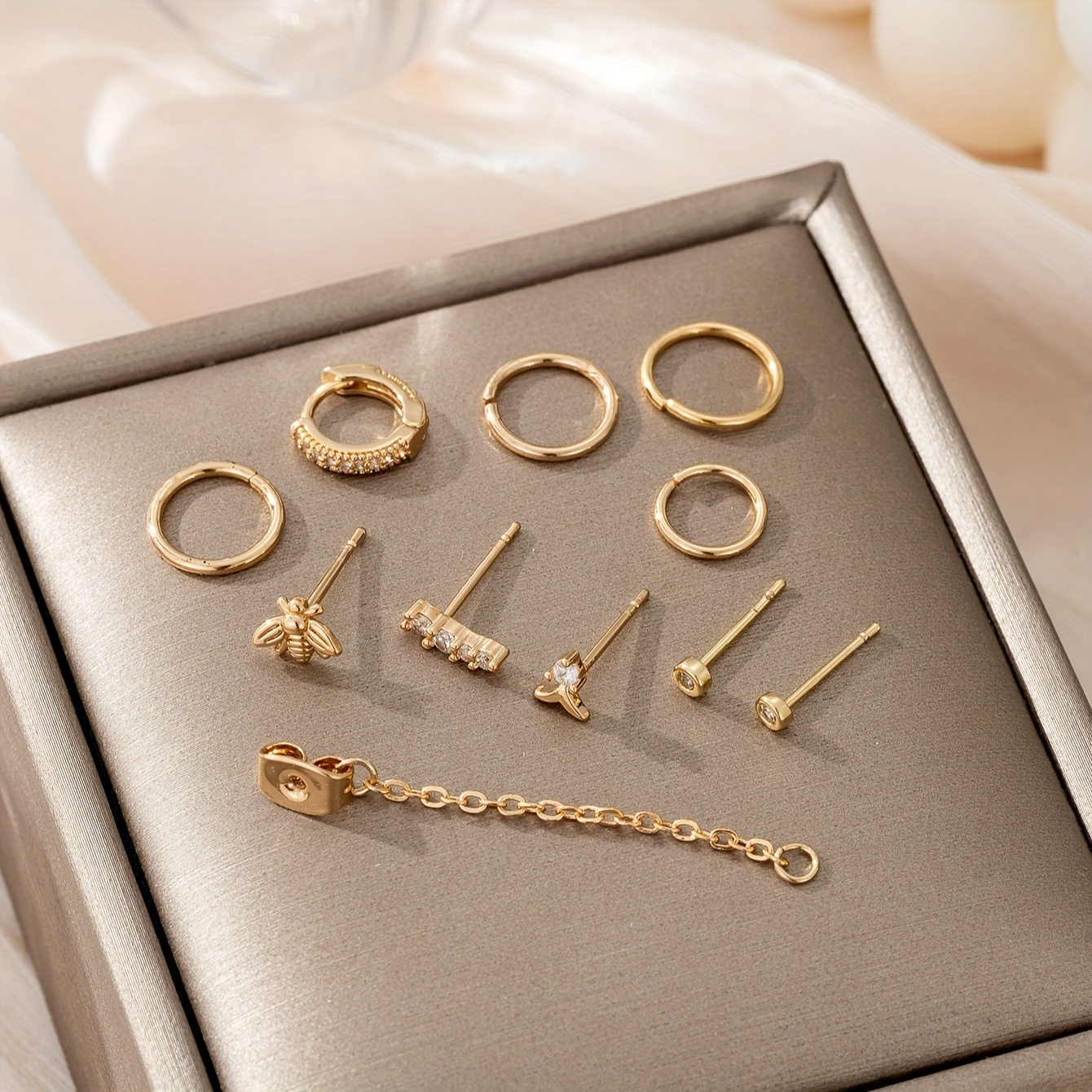 E-shop 11-teiliges Damenmode-Ohrring-Set, bezauberndes und exquisites kleines Bienen-Meerjungfrau-Schwanz-Quasten-Ohrring-Set,