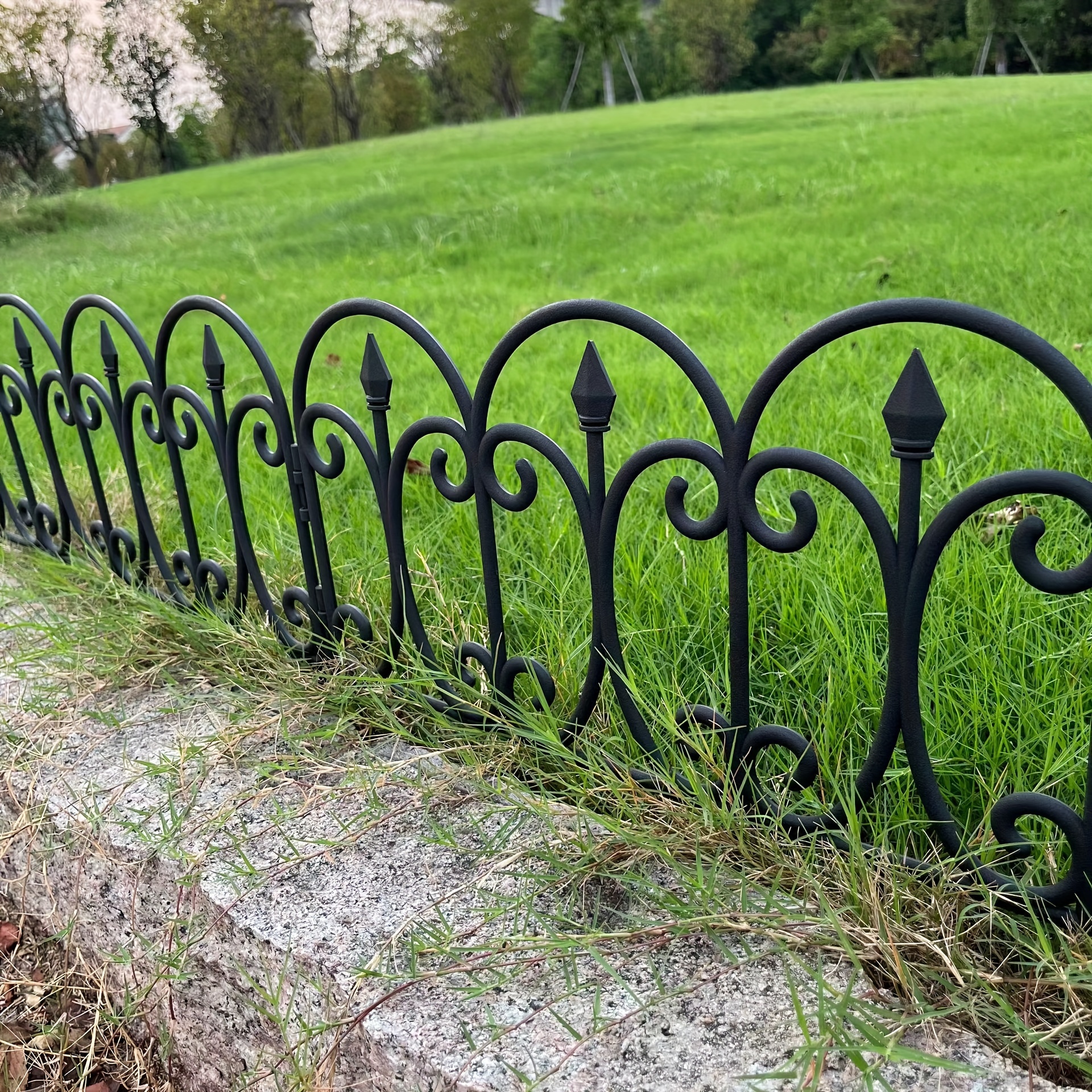 

5-pack Decorative Plastic Garden Fence - Black Edging For Outdoor Landscaping, Pathways & Flower Beds