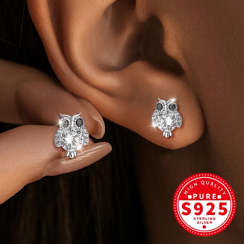 Image of A Pair Of S925 Featuring A Cute Black- For Women. Are Small And Exquisite, Combining Charm And Style, Making Them And Unique. Suitable For Outfits