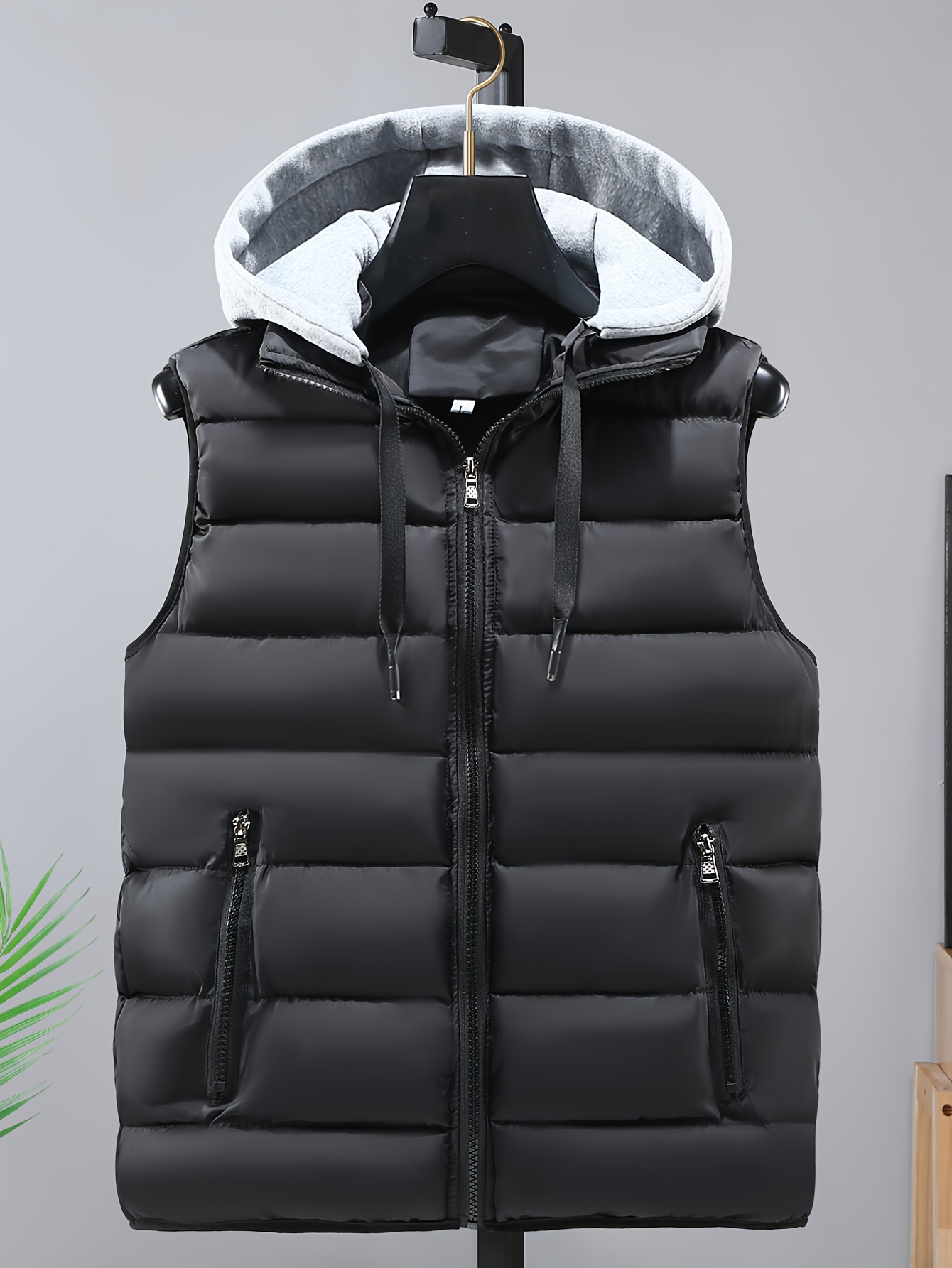 Stylish Men's Hooded Vest Image 2