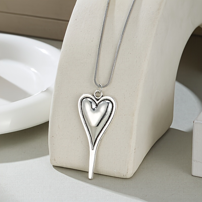 TEMU Retro Heart-shaped Pendant Necklace, Simple And Fashionable, Suitable For Women's Holiday Jewelry Accessories