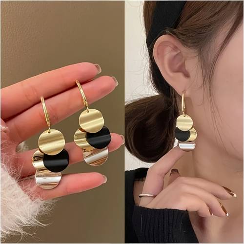 1pair retro golden and black round flat tassel pendant earrings suitable for women banquet party womens jewelry exquisite gifts for girls and women