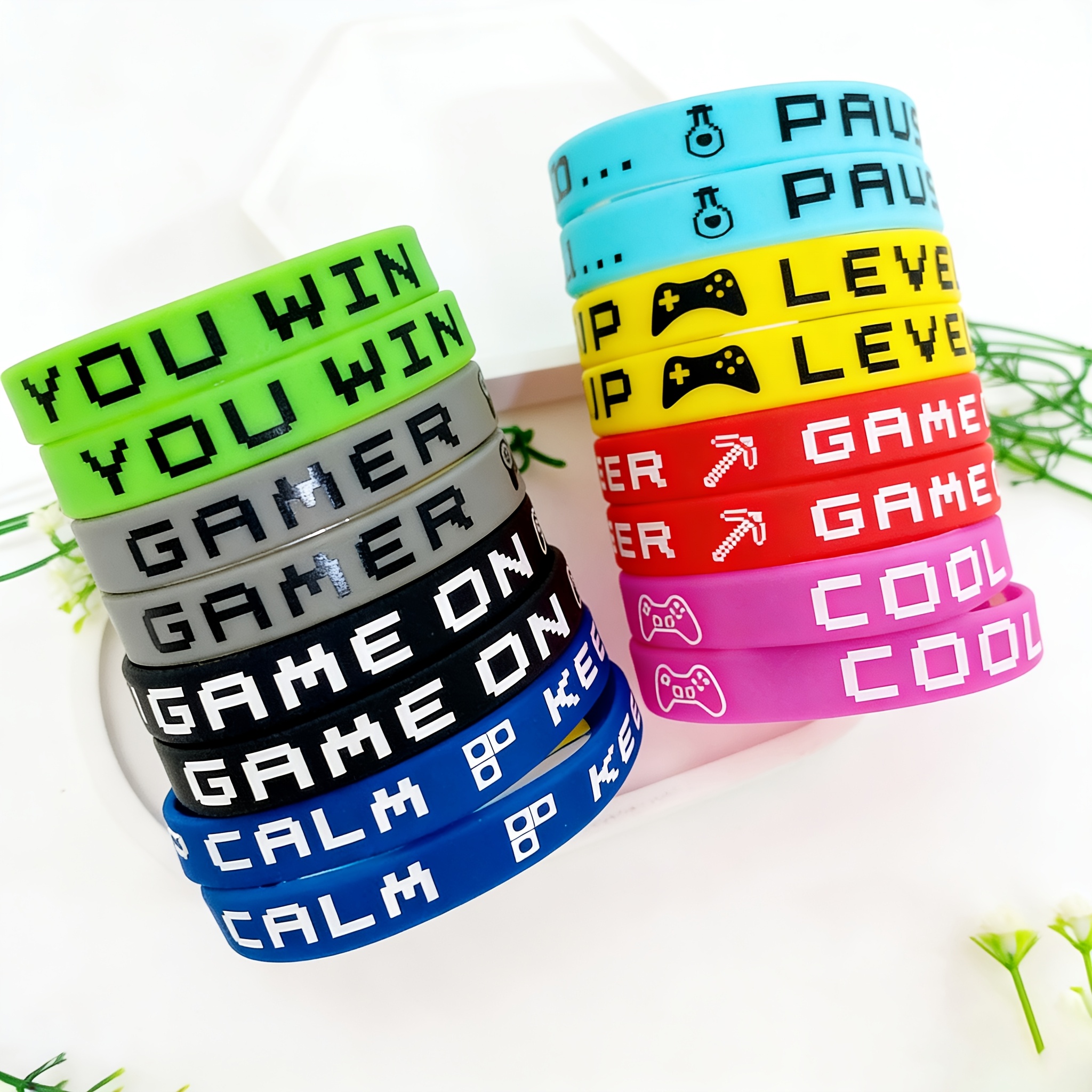 E-shop Geschenk für Sie/Ihn 16/24er Packungen Spiel-Style Silikonarmbänder, Unisex Abschlussfeier Gastgeschenke, 2026 Senior Andenken Armbänder