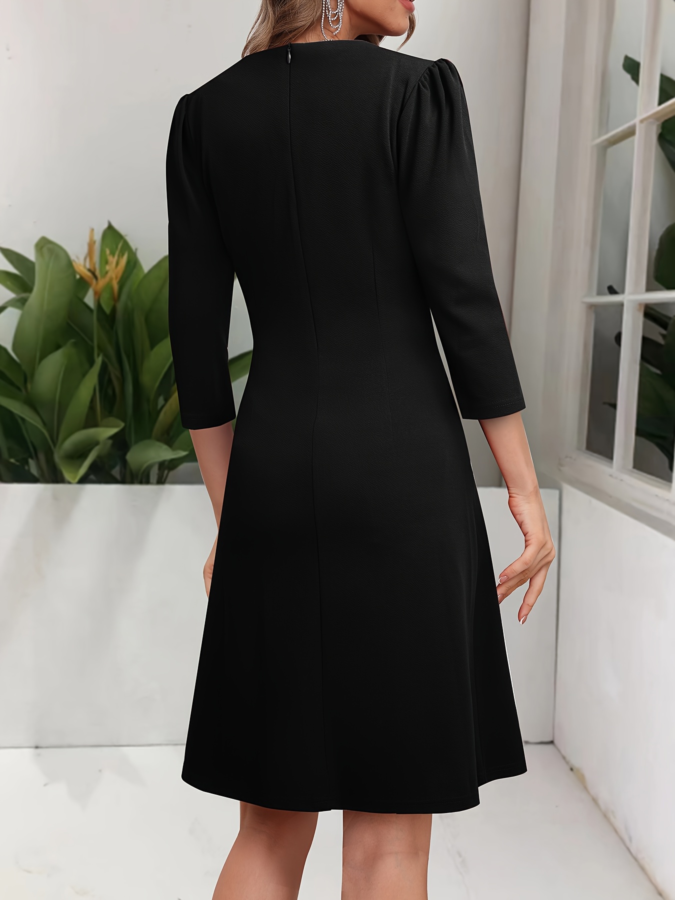slny long dresses SLNY Black Chiffon Layered Cocktail Dress with Chain Detail – SilkRoll main image 0