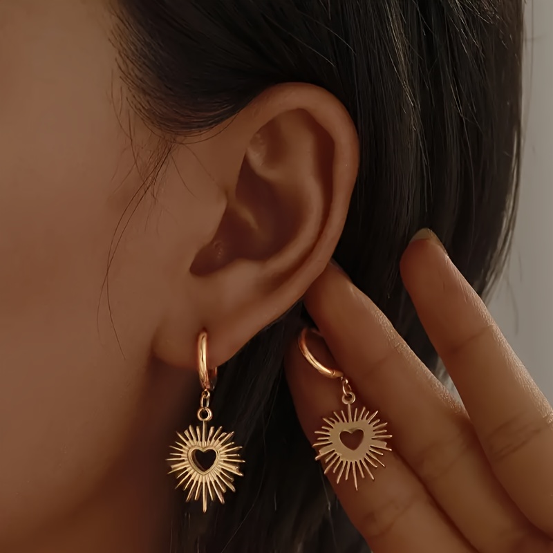 

[customer ] Elegant Heart-shaped Sunflower Pendant Hoop Earrings - 14k Gold Plated Stainless Steel, Vintage Style For Women