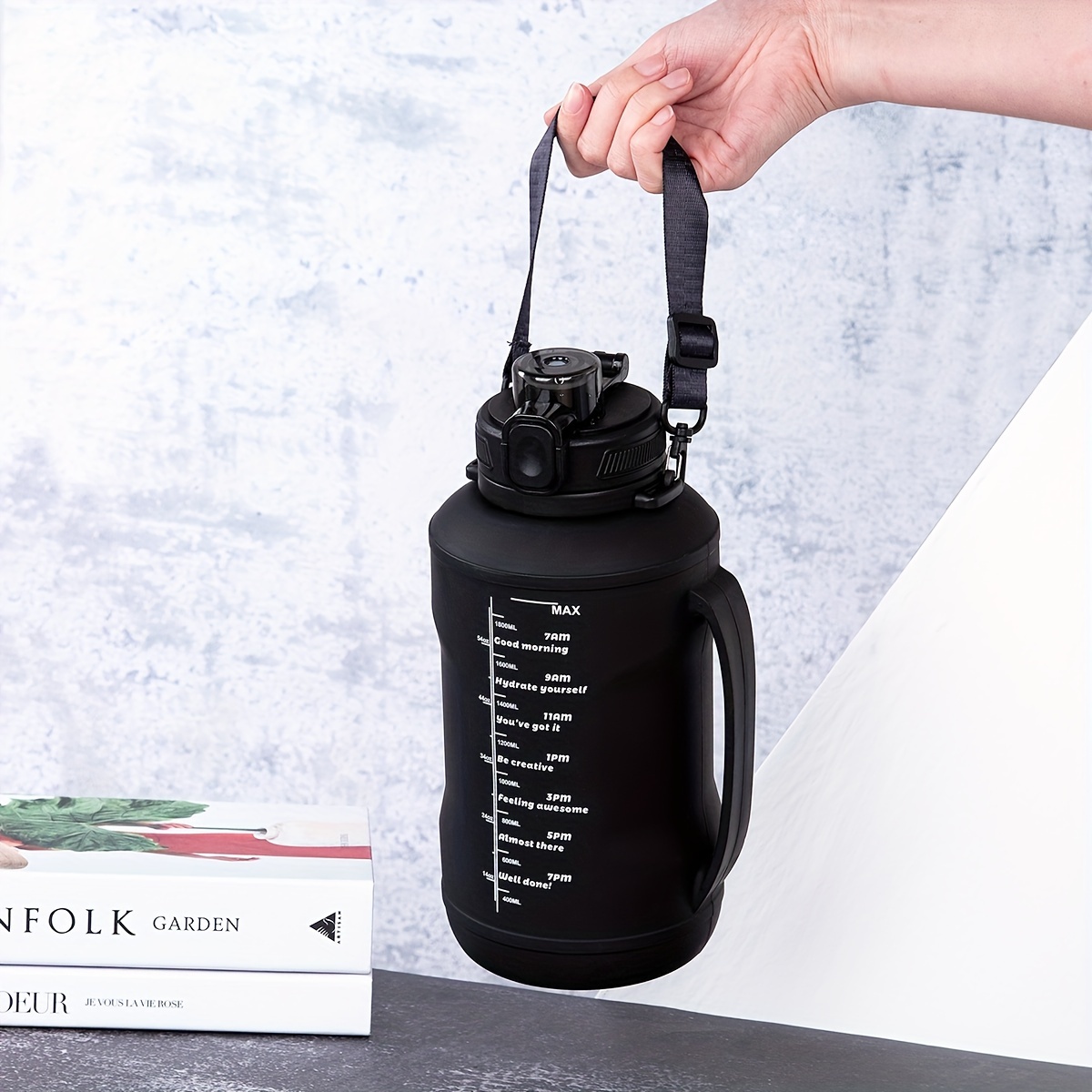 1pc Silicone Water Bottle, Lightweight Foldable Water Bottle, Foldable Travel Mug for Picnic Hicking Camping Climbing, Collapsible Bottle with Carrying Strap and Handle, Large Capacity Outdoor Sports Water Bottle for Running and Fitness Yoga