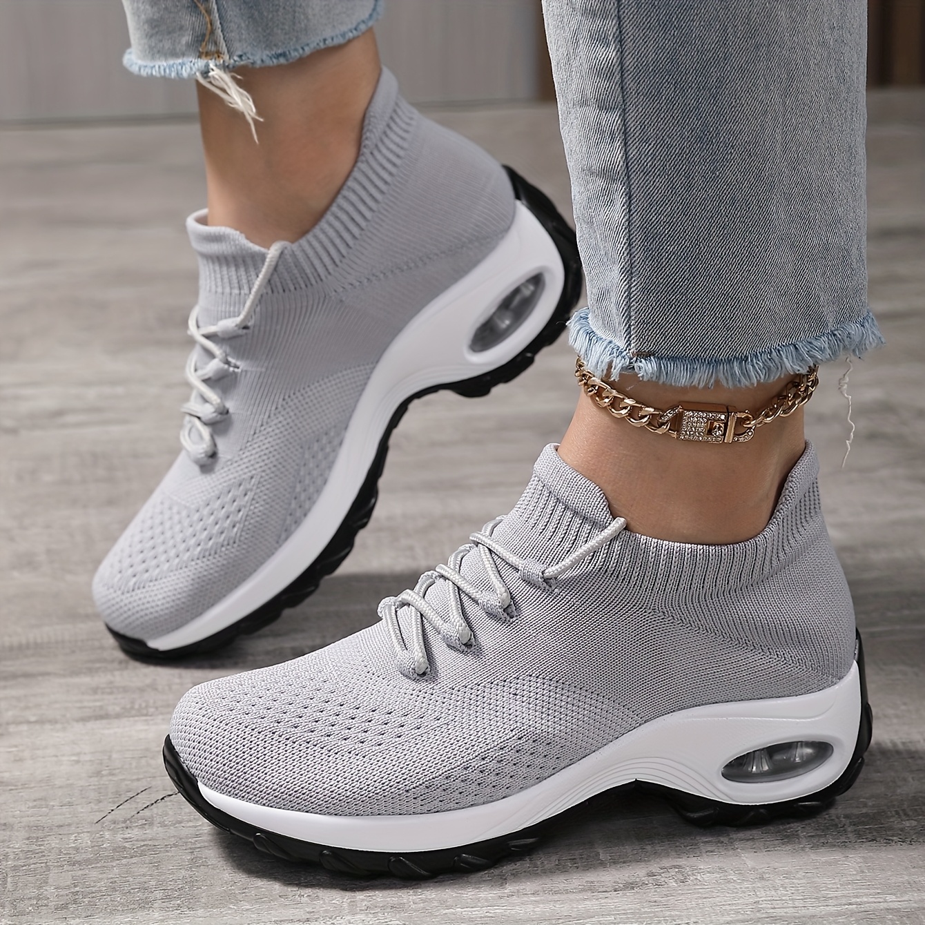 Image of Women's Outdoor Sports And Running Shoes Are Lightweight, Comfy, And , To Serve As Casual Footwear For Women., Women Shoes, Sneakers