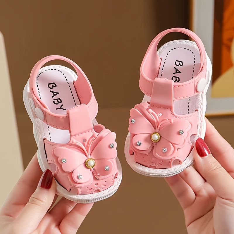 PEYOUR Girls' Breathable Sandals - Comfortable & Flexible Sole Youngsters Walking Shoes with Butterfly Motif & Pearl Decorations, Perfect for Spring/Summer Indoor & Outdoor Use