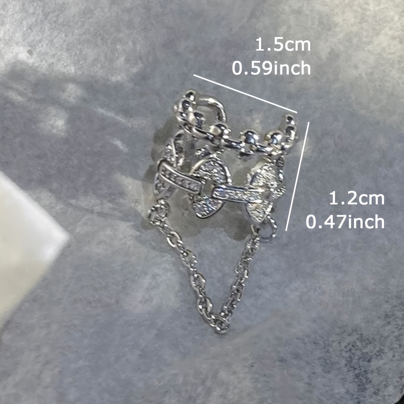 Stylish Geometric Chain Ear Cuff with Synthetic Zirconia Inlay