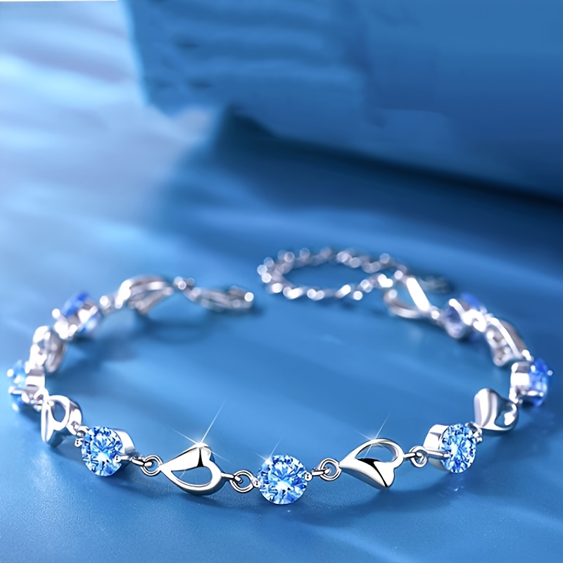 Image of A Stylish And Elegant Versatile Hollow-out Heart-shaped Bracelet Inlaid With Synthetic Synthetic Zirconia. An Ideal Gift For . Suitable For Daily Commutes, Parties, Vacations, And Music Festivals