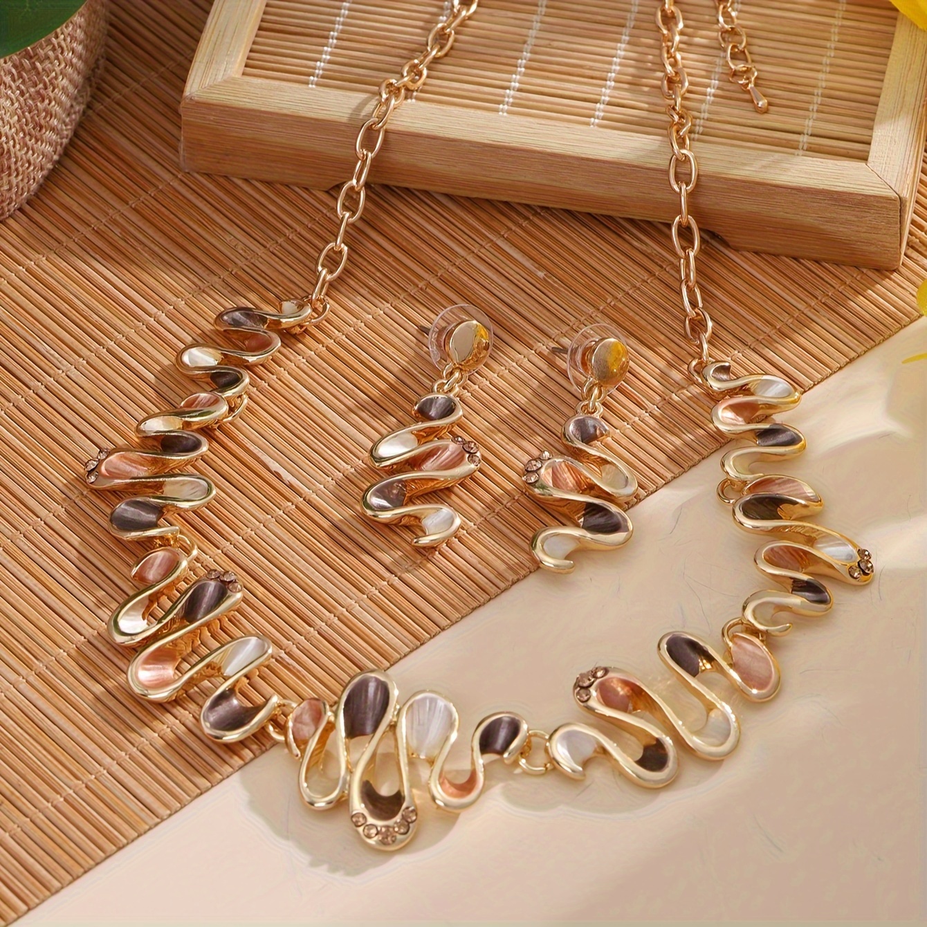 E-shop 2er-Set Ohrringe Halskette für Damen Schmuckset Zinklegierung Emaille Eingelegter Rhinediamone Khaki Antik Silberfarben Vintage Geometrie Mode