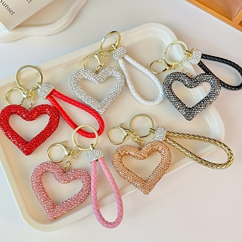 

Resin Heart-shaped Keychain With Accents, Cartoon Themed Ladies Novelty Keyring, Lobster Clasp, Single Individual Piece, Christmas Holiday Decorative Accessory