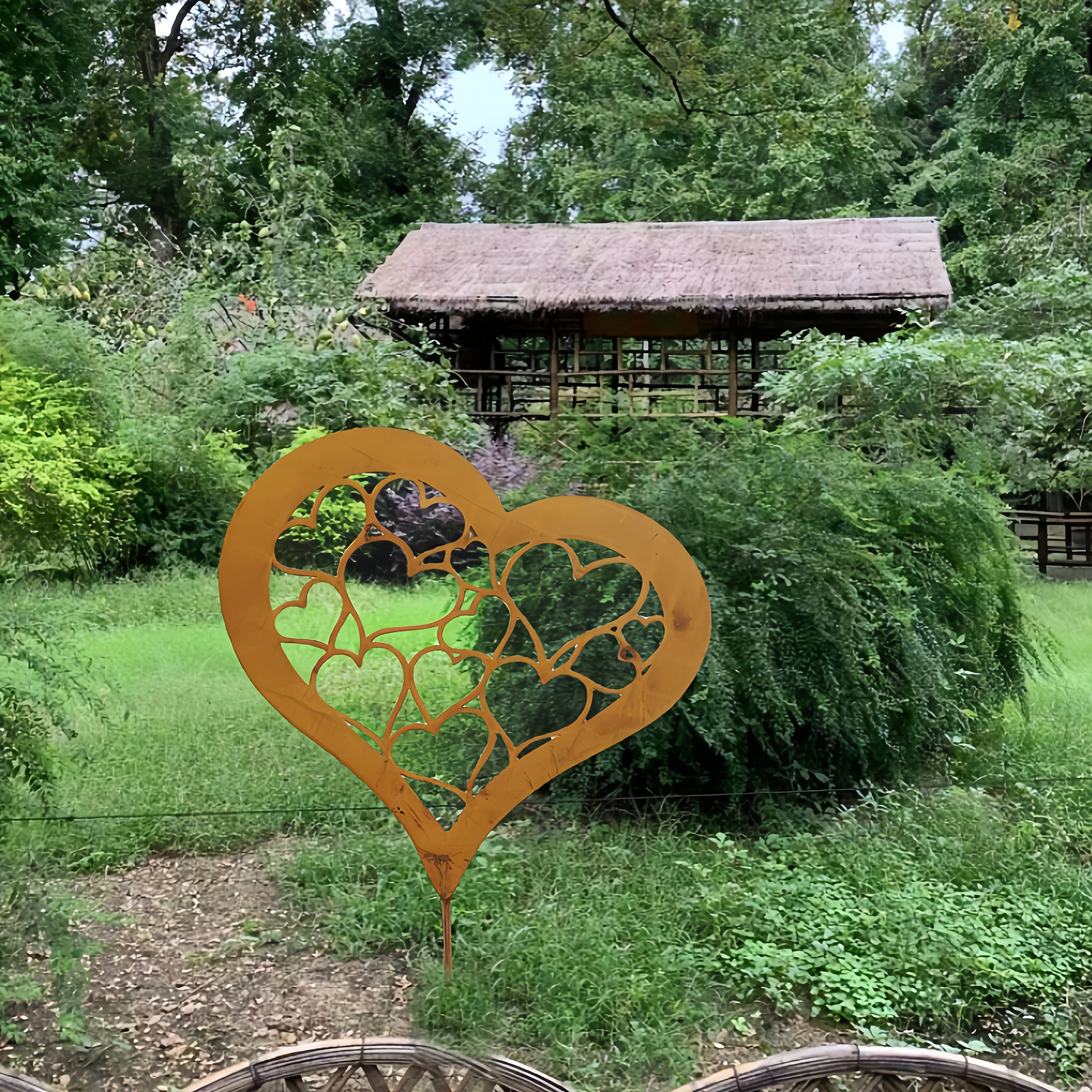 

Rusty Heart-shaped Outlines Of Simple Metal, Garden Stakes, Art, Outdoor Lawns, And Backyard Porch Decorations, Rustic Style Decor, Valentine's Day Decorations.