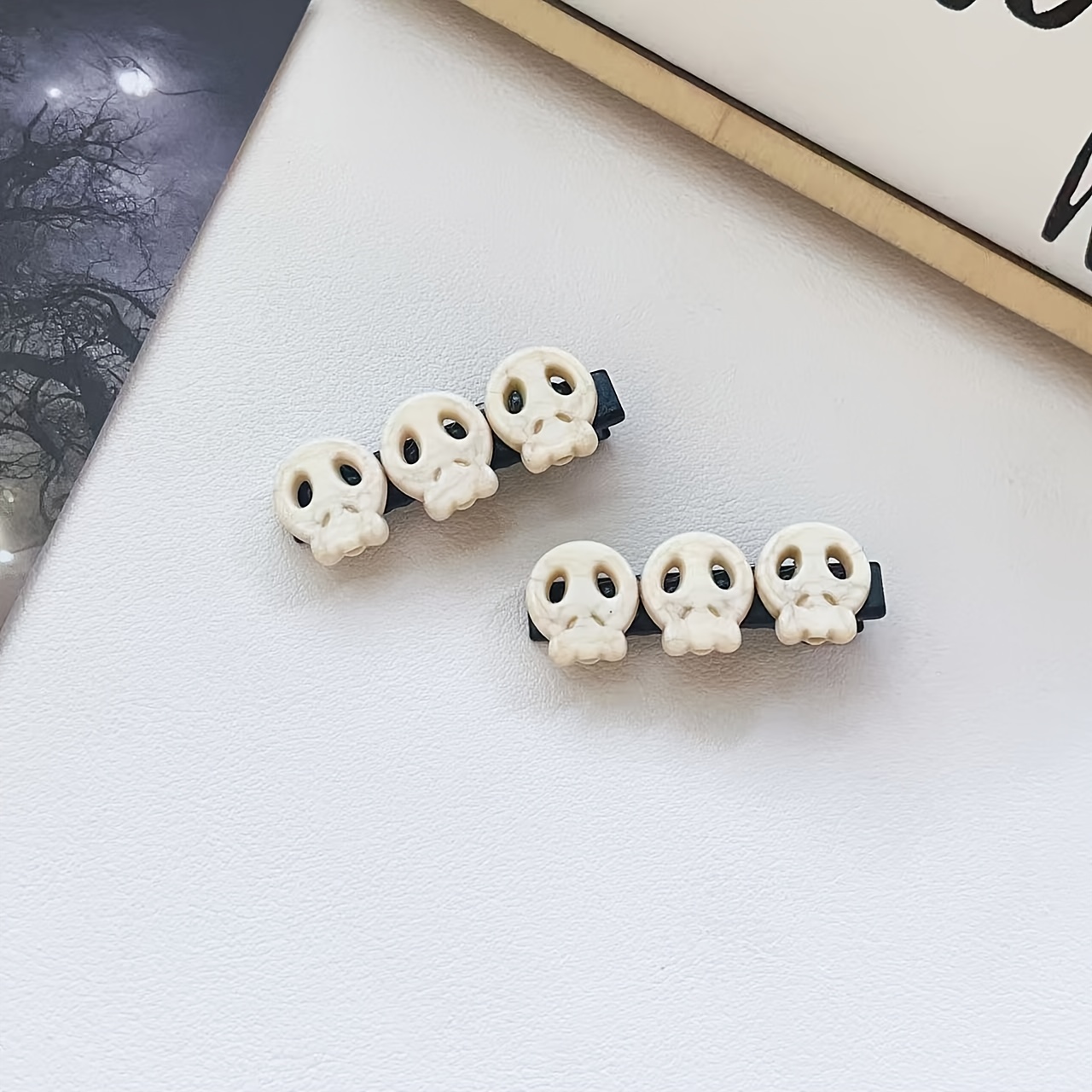 2pcs Hair Clips - Matte Acrylic Halloween Hair Accessories, White Design With Black Serrated Pattern, Perfect For Spooky Holiday Costumes, Jewelry