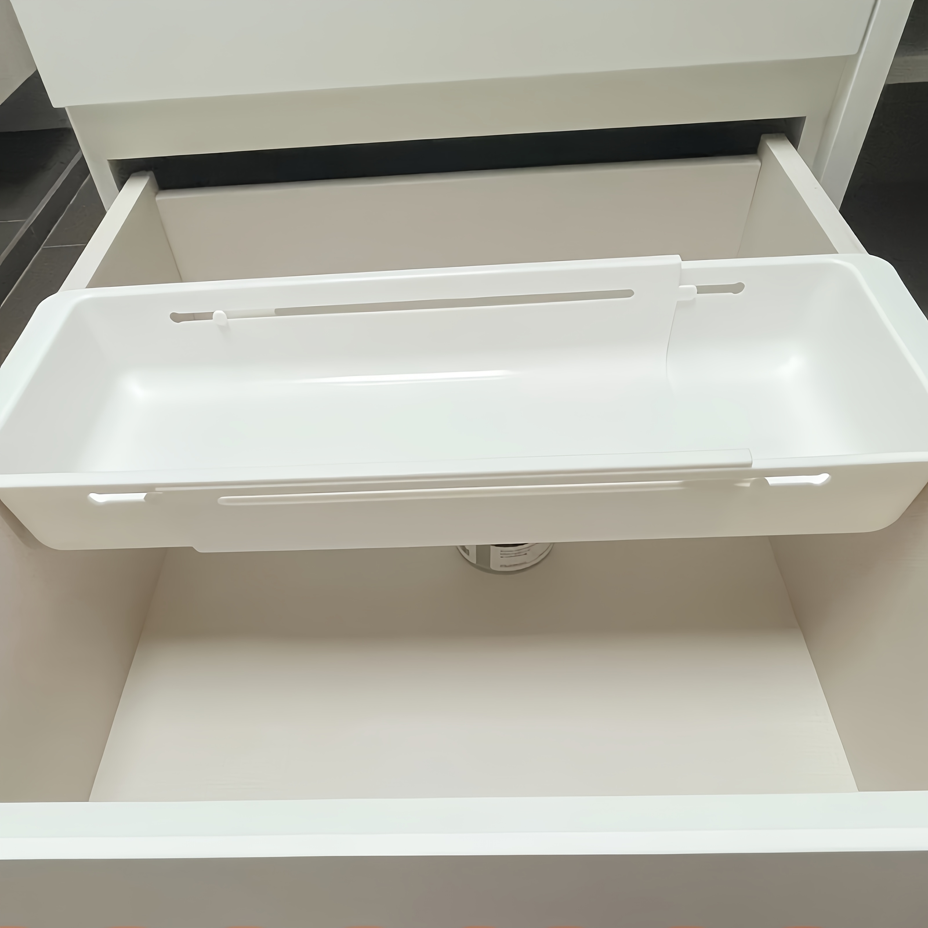 TEMU Expandable Drawer Organizer - Made From Lightweight Materials, Featuring White Plastic Dividers With Built-in Compartments, Suitable For Offices