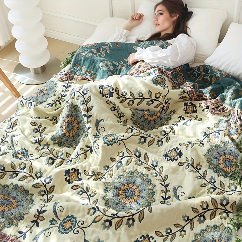 A Pure Cotton Multi-layered Gauze Throw Blanket With Tassels, Suitable For Sofas, Air Conditioning, Summer Cooling, And Used As A Towel. Reversible, Multifunctional, Machine Washable, And Reusable