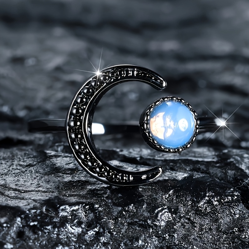 Women's Open Ring Inlaid with Round Moonstone