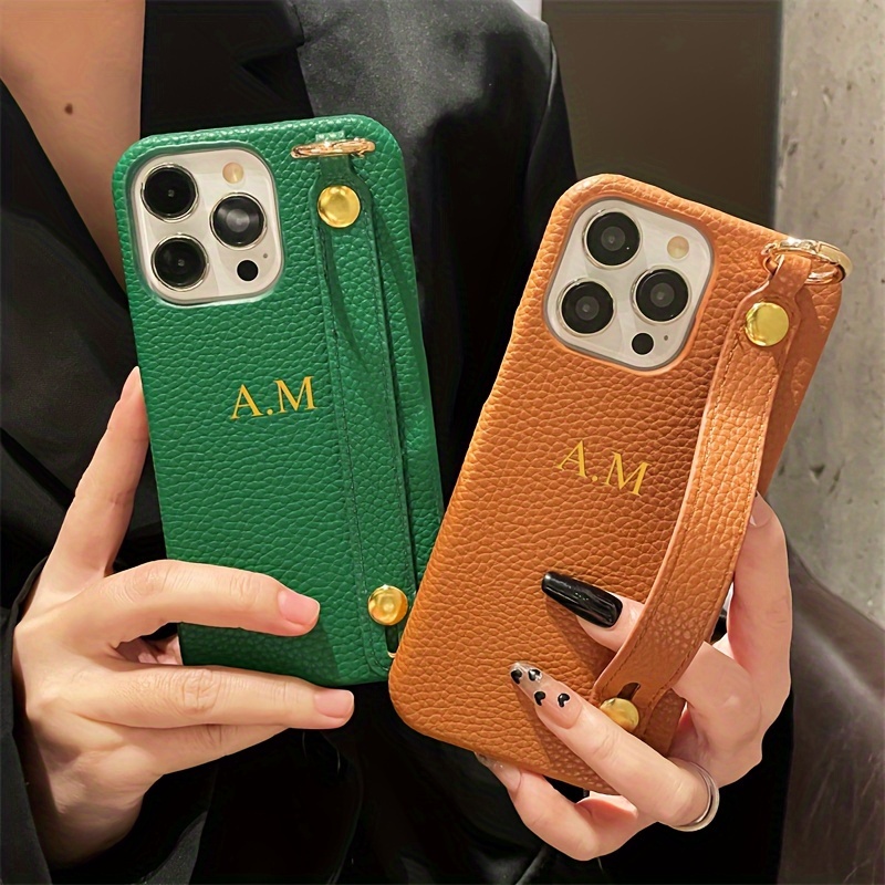 

Luxury Personalized Customized Name Letters Pu Wristband Hard Case For Iphone 15 14 11 Pro Max 15 14 Plus Shockproof Cover