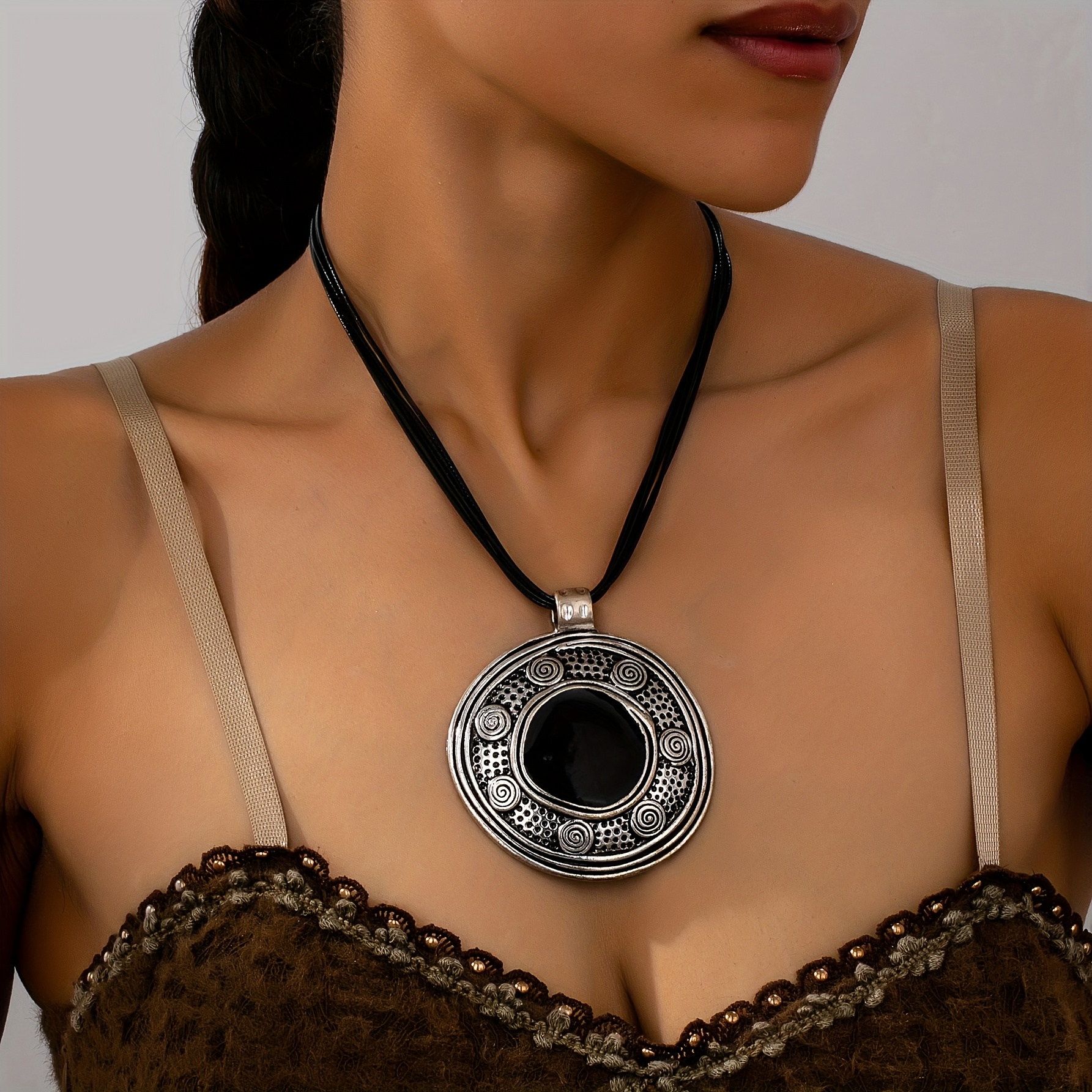 Image of 1 Bohemian Minimalist Irregular Oval Women's Pendant Necklace, Suitable For Vacation And Daily Wear
