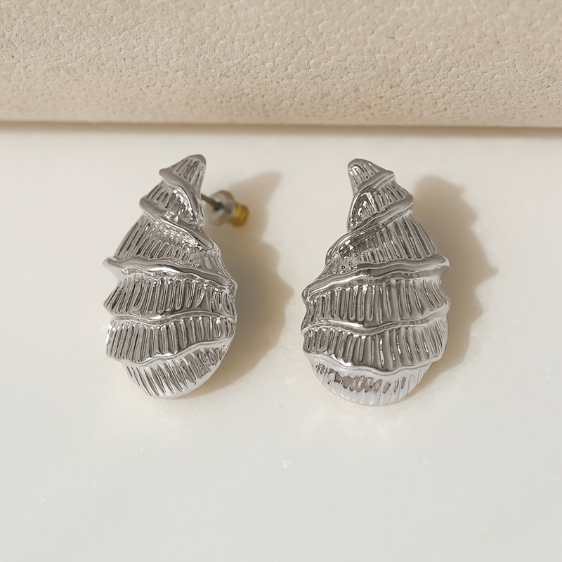 Seashell-Shaped Fashion Earrings