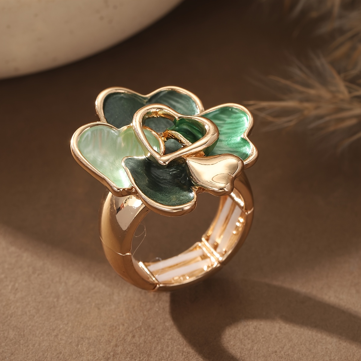 Image of 1 Women's Fashionable Elastic Ring, High-quality Alloy, Easy Green Heart, , Bohemian Elastic Ring, Women's Temperament, Commemorative Day, Valentine's Day, Christmas Gift, Summer Jewelry
