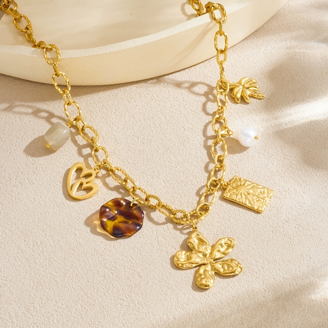 Gold-Plated Pastoral Heart-Shaped Flower Leopard Print Necklace