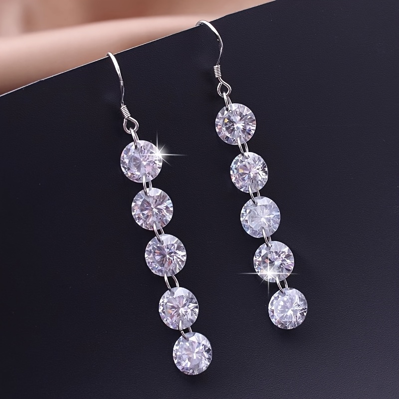 Luxurious Shimmering Dynamic Long Synthetic Zirconia Ear Tassel, Exquisite Drop And Showcases Elegant Temperament