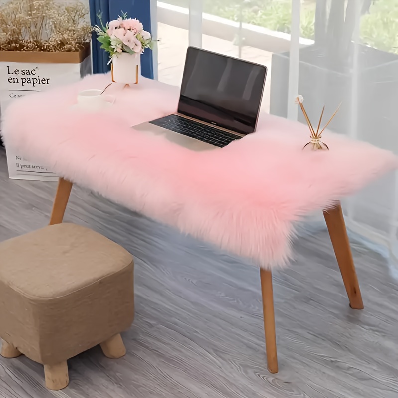 Image of Pink Long-haired Decorative Table Mats, Suitable For Occasions Such As Table Runners And Furniture Pads, Easy To Clean