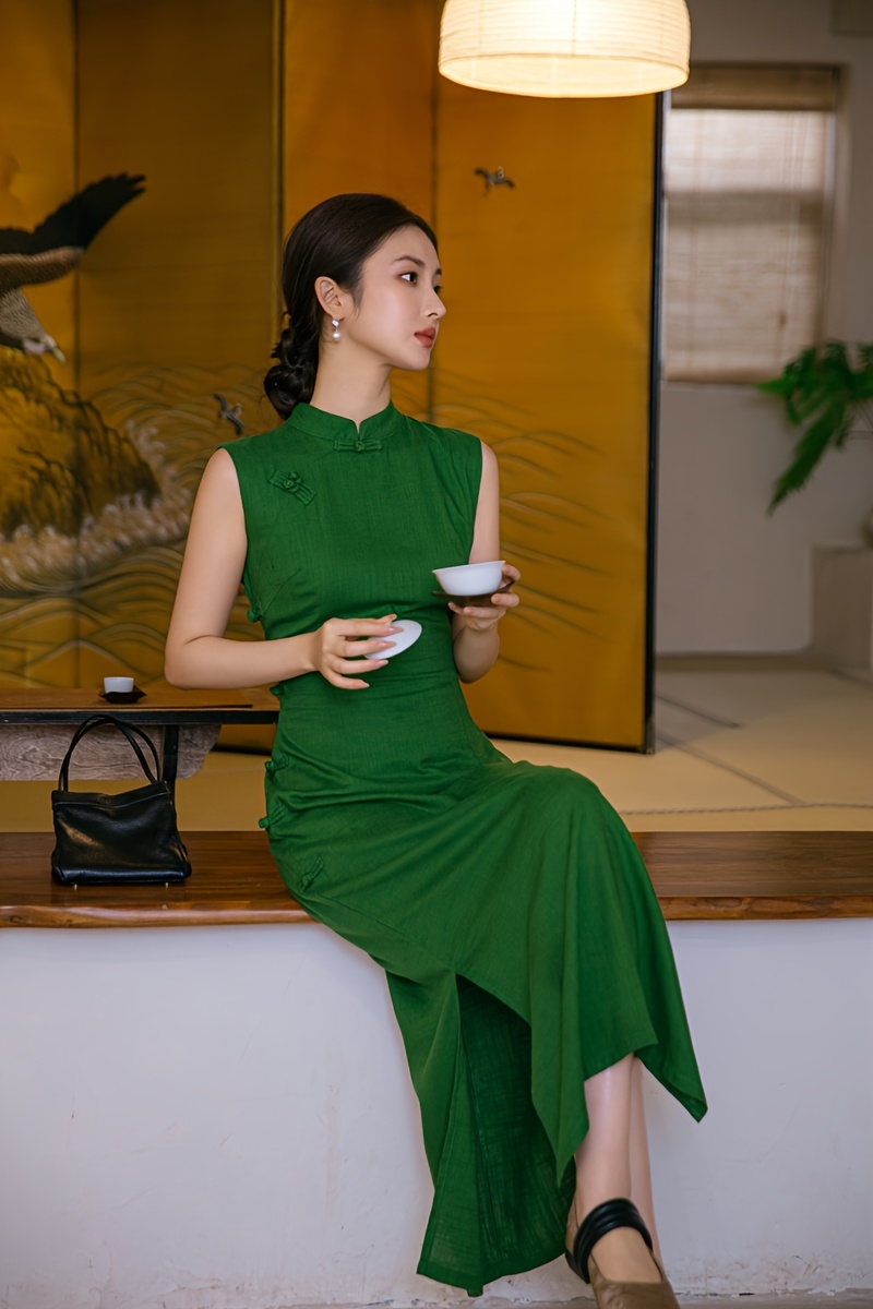 2025 Spring Summer Women's New Chinese Cheongsam Qipao Dress - Retro *  Style Sleeveless Solid Green Round Neck with Decorative Buttons,  Non-Stretch Fabric for Traditional & Casual Wear, Elegant ...