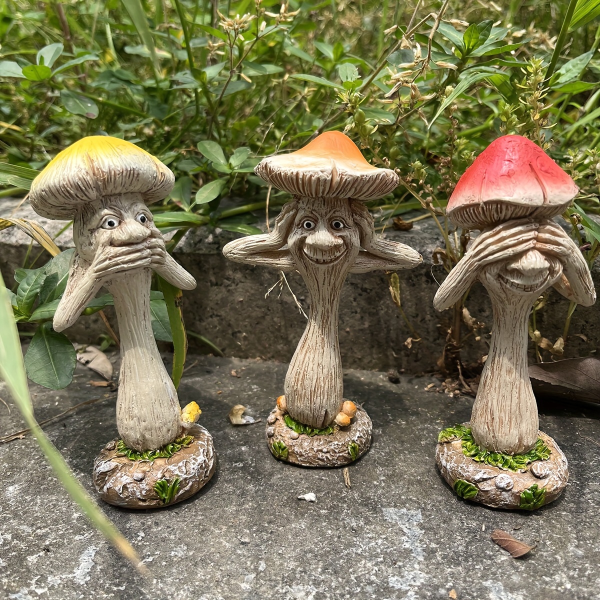 

Charming Cartoon Mushroom Trio - Resin Garden & Patio Decor, Perfect For Outdoor Festivities, No Power Needed Mushroom Decor Mushroom Garden Decor