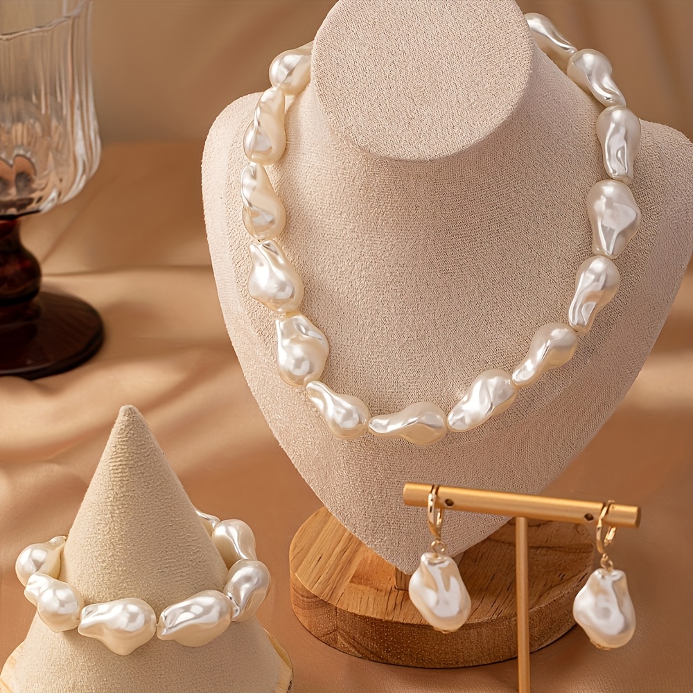 3pcs Women's Pearl Necklace, Bracelet and Earrings Set