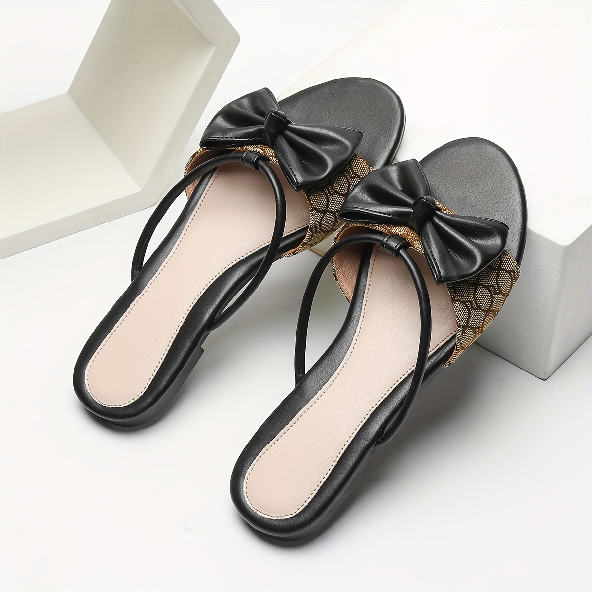 New Stylish And Versatile Flat Sandals with a Gentle Fairy Bow, Perfect for Beach Outings, Travel, And Everyday Commuting., Women Shoes