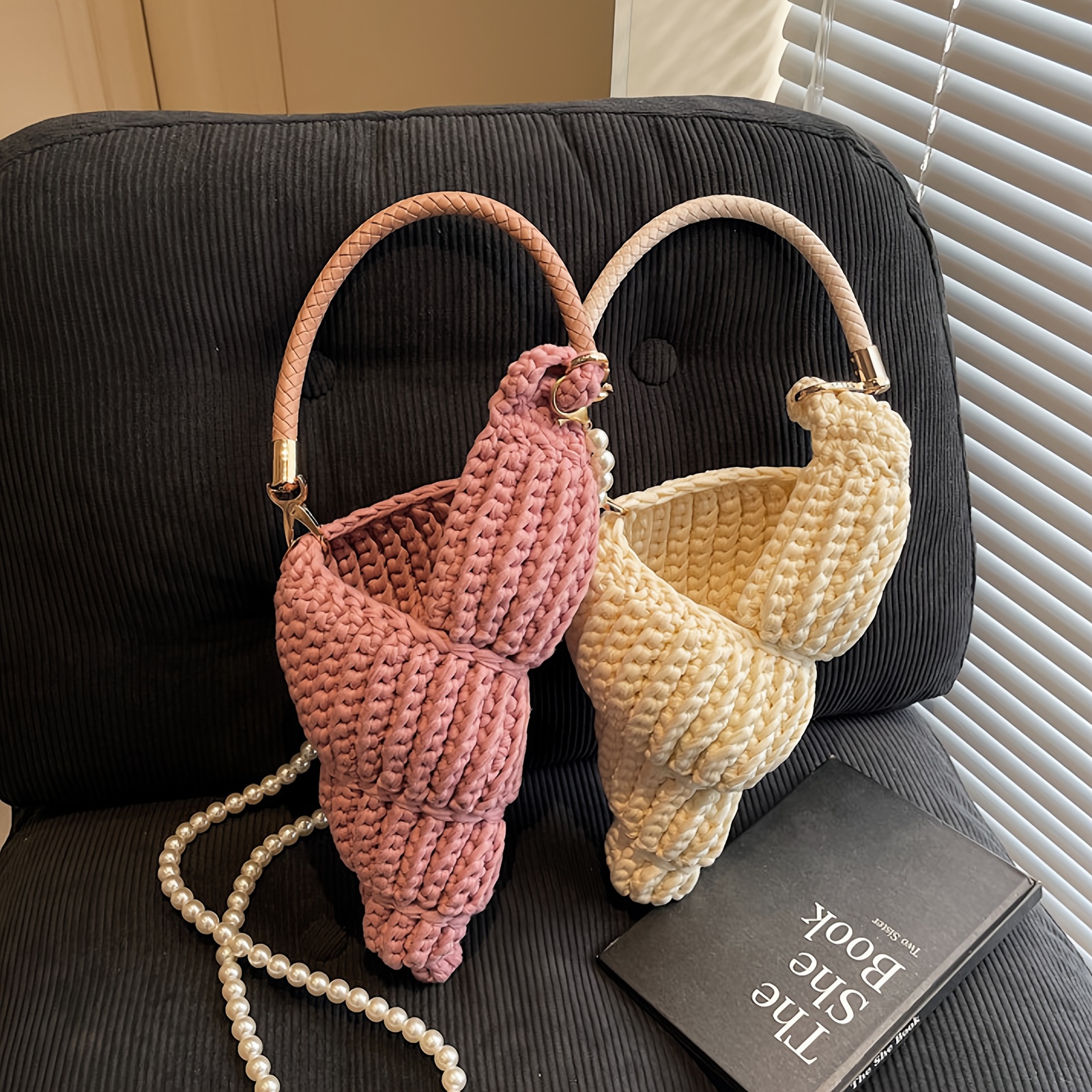 Hand-Woven Crocheted Conch Crossbody Bag with Pearl Chain - Beige Summer Beach Bag for Women, Perfect for Casual Outings & Resort Wear, Beach Bag, Beach Accessory, Elegant Accessory, Durable Construction, Designer Handbag For Women, Crochet Hooks, Crochet Needles, Hook Needles
