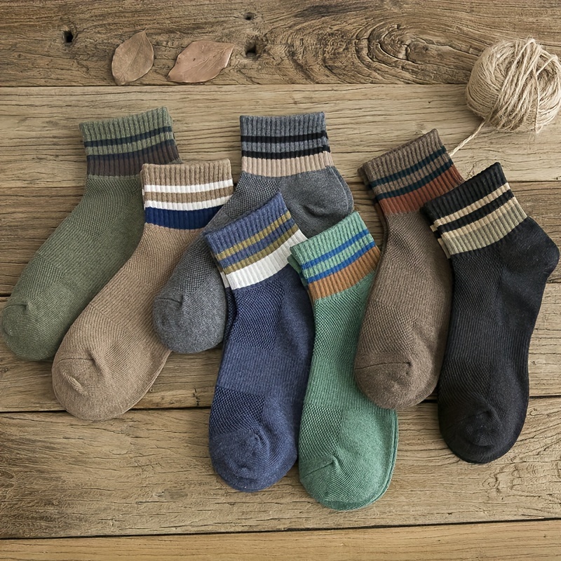 E-shop 7 Paar PC Herren gestreifte Crew-Socken, Frühling/Herbst-Stil, atmungsaktive klassische gestreifte Herrensocken aus Mesh, trendige vielseitige