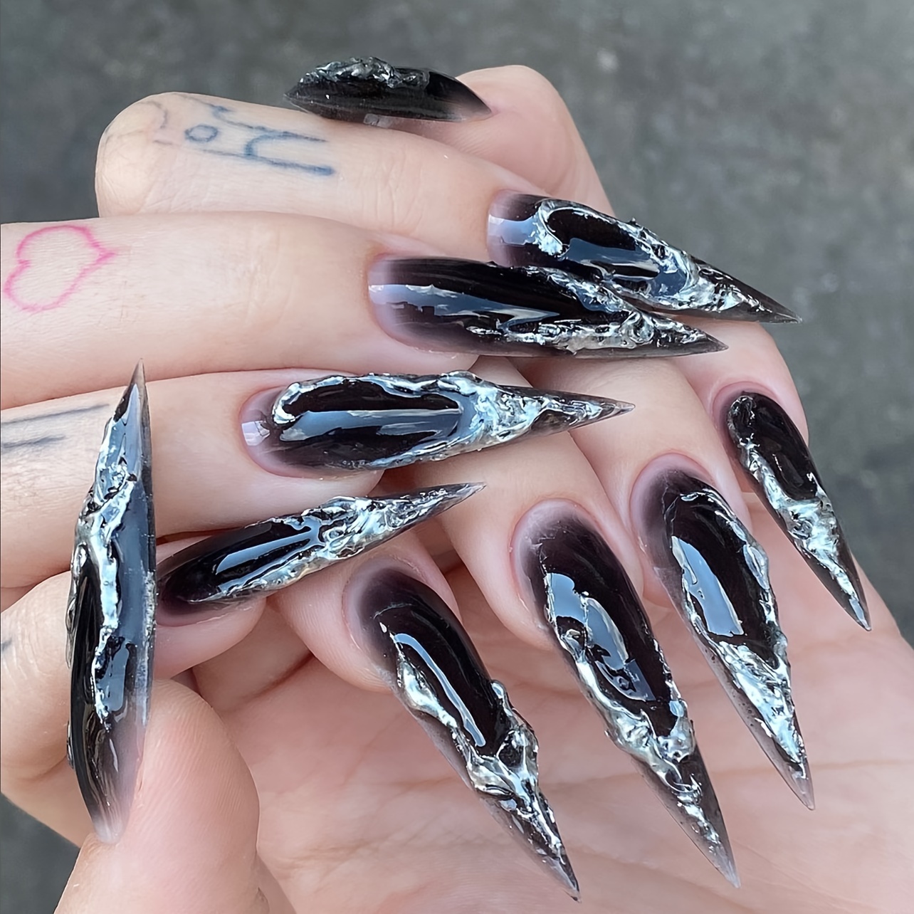 Image of 24pcs Punk Long Stiletto Press On Nails Set Acrylic Nails Black Silvery 3d Fake Nails Nails Manicure Set Detachable Full Cover Long Lasting Includes 1sheet Adhesive Tabs And 1pc Mini File Wear