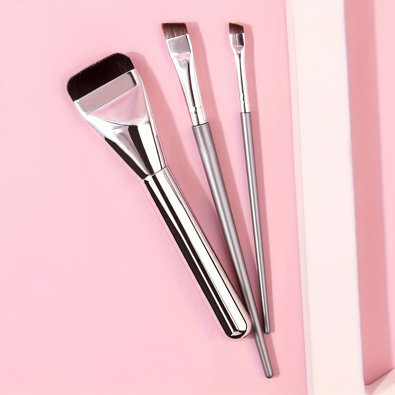 3pcs Foundation Brush Set, With Flat Bottom Brush For Angled Eyeliner Tool, Makeup Tools Used For Liquid Foundation And Eye Makeup