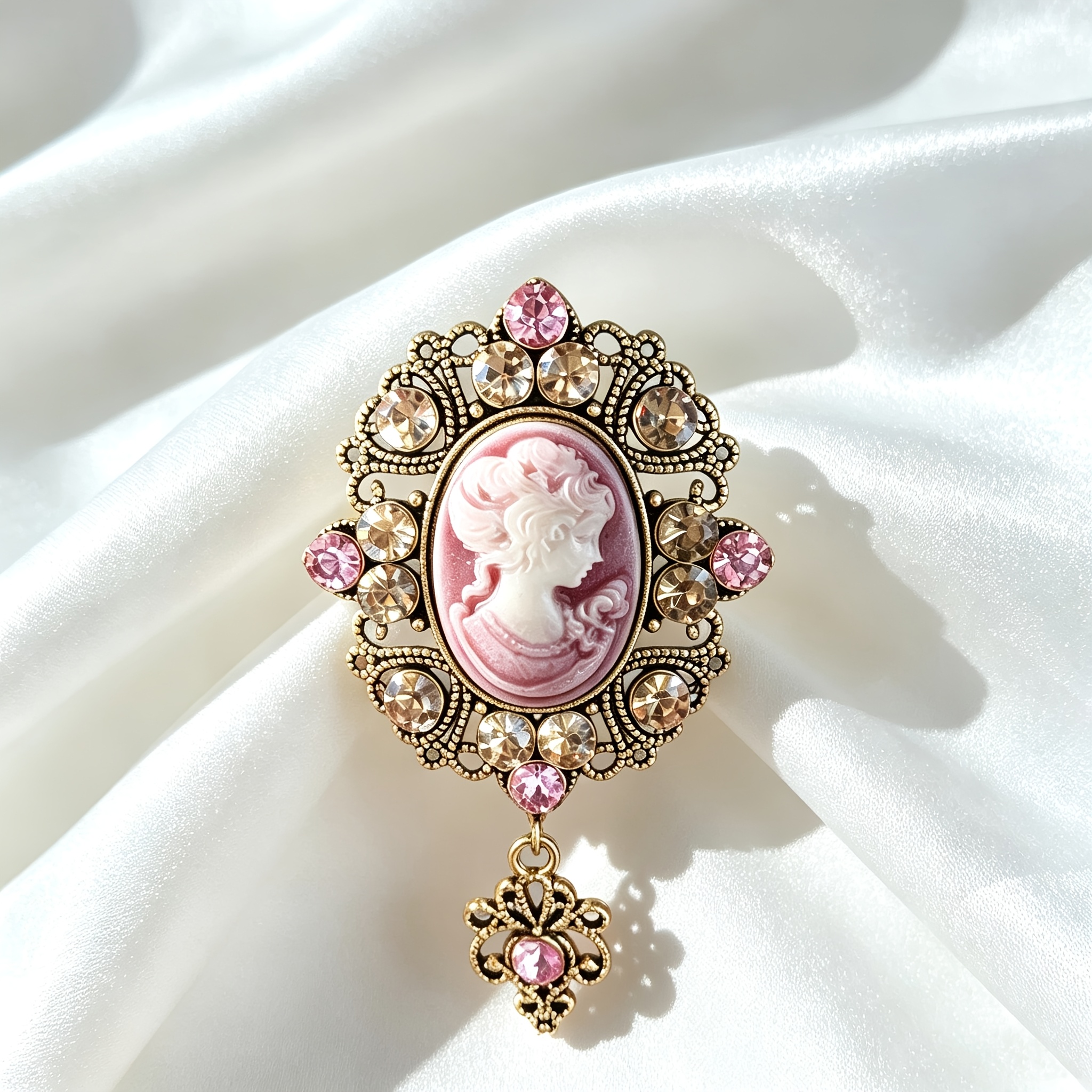 TEMU Versatile Hollow Relief Portrait Pendant Brooch, Matching Long Coats, Sweaters, Sheer Skirts For Retro Parties, Daily , Commemorative Wear,