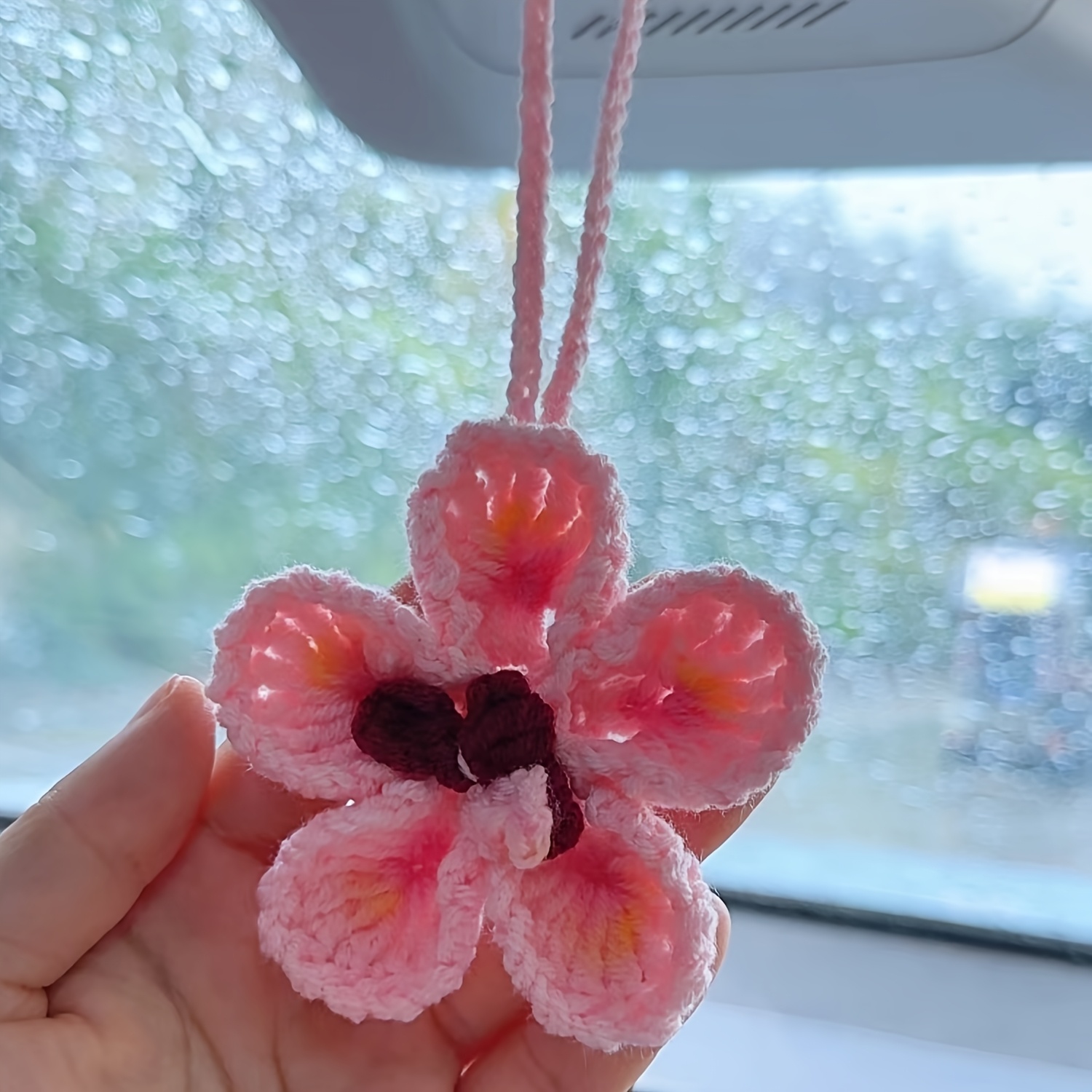 E-shop Hibiskusblume Auto Hänger Ornament, Häkelteppich Rosa Hawaii Blumen Charms Dekor, Sommer Tropische Blumen für Auto Rückspiegel Hänger Frauen
