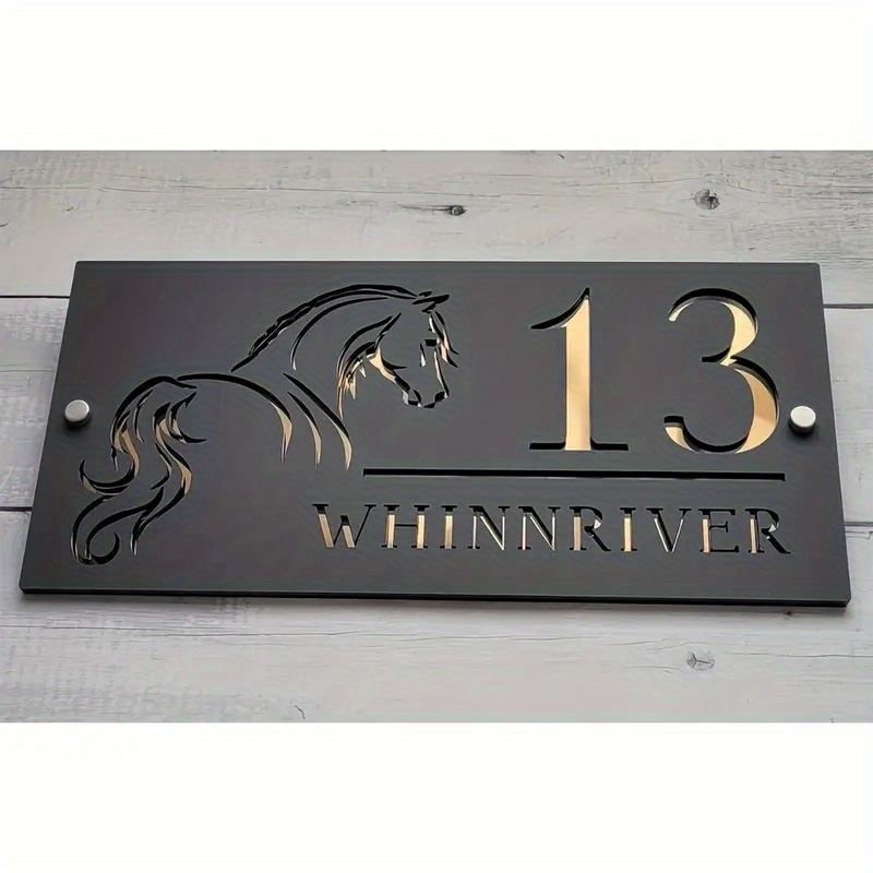 E-shop [2D Flat] [2D Flat] Acryl Doppelschicht-Türschild mit Pferde-Design, personalisierte Wandmontierte Adressschild, schwarze und goldene Zahlen,