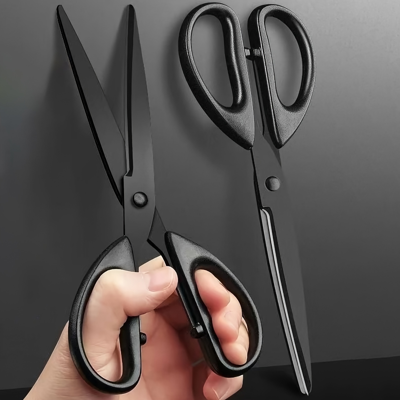 

1pc Large Thickened Black Edge Scissors, Blackening Anti-rust Craft, With Non-stick Coating, Widely Suitable For Daily Home, Office, Art Paper Cutting And Tape Cutting.